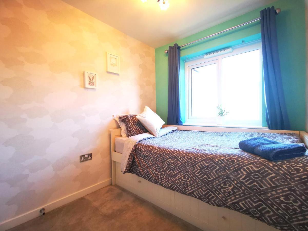 The Lawnswood - Central Manchester Holiday Home With Free Parking Eksteriør bilde