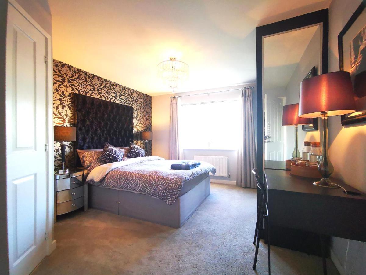 The Lawnswood - Central Manchester Holiday Home With Free Parking Eksteriør bilde
