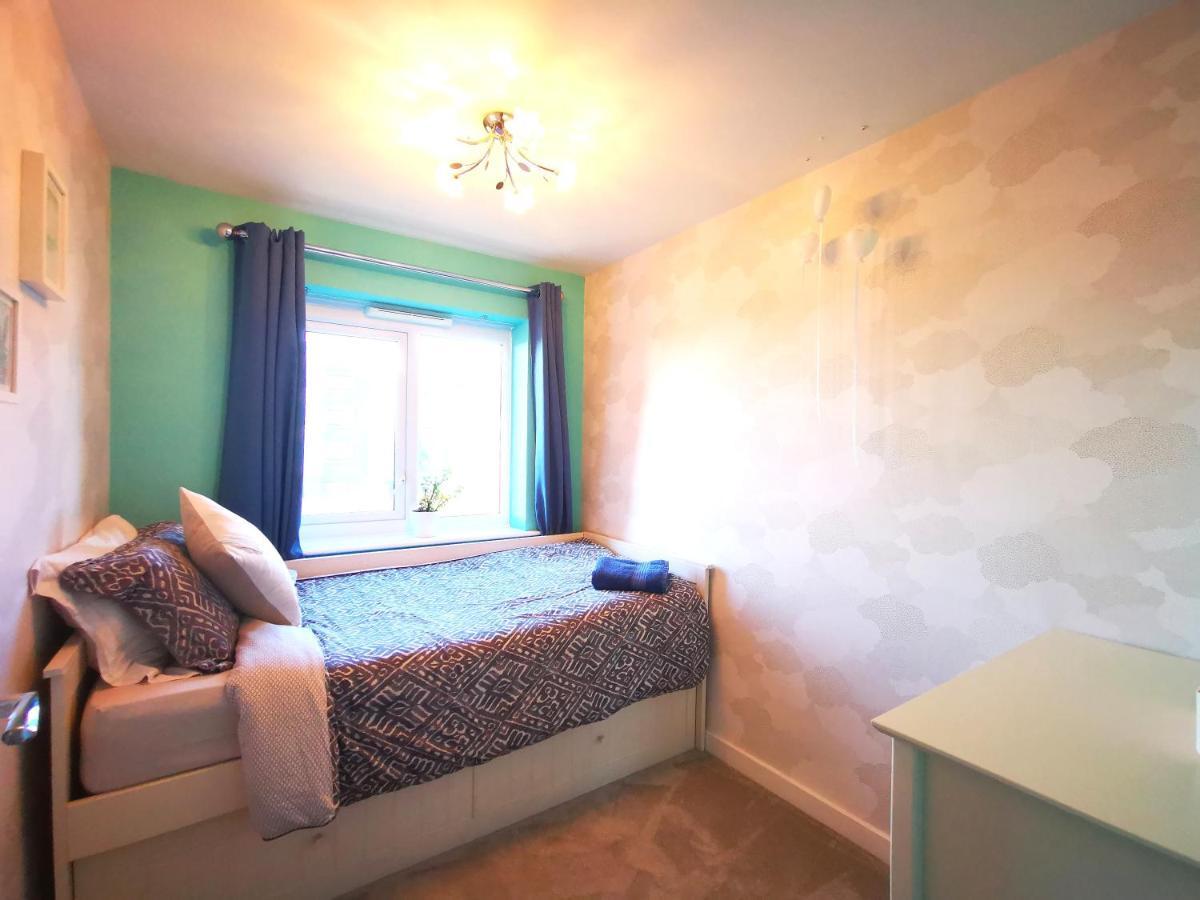 The Lawnswood - Central Manchester Holiday Home With Free Parking Eksteriør bilde