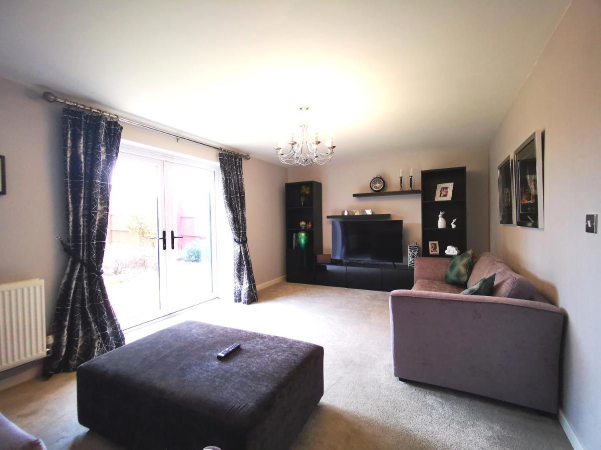 The Lawnswood - Central Manchester Holiday Home With Free Parking Eksteriør bilde