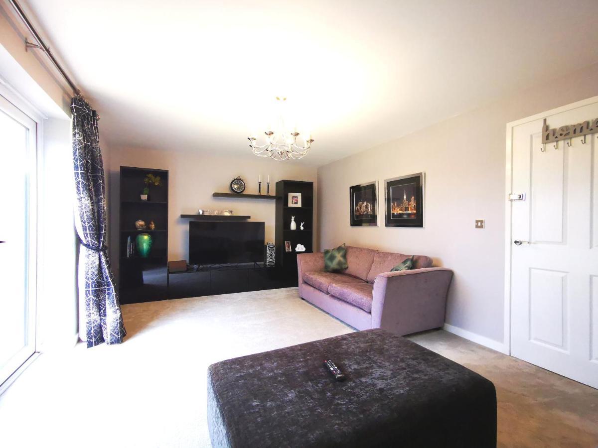 The Lawnswood - Central Manchester Holiday Home With Free Parking Eksteriør bilde